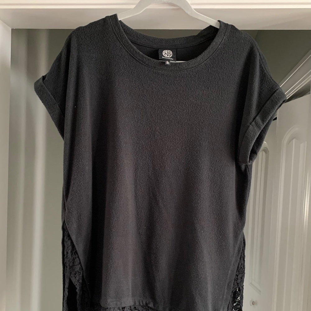 Bob eau  Black Large Top with Lace  Trim